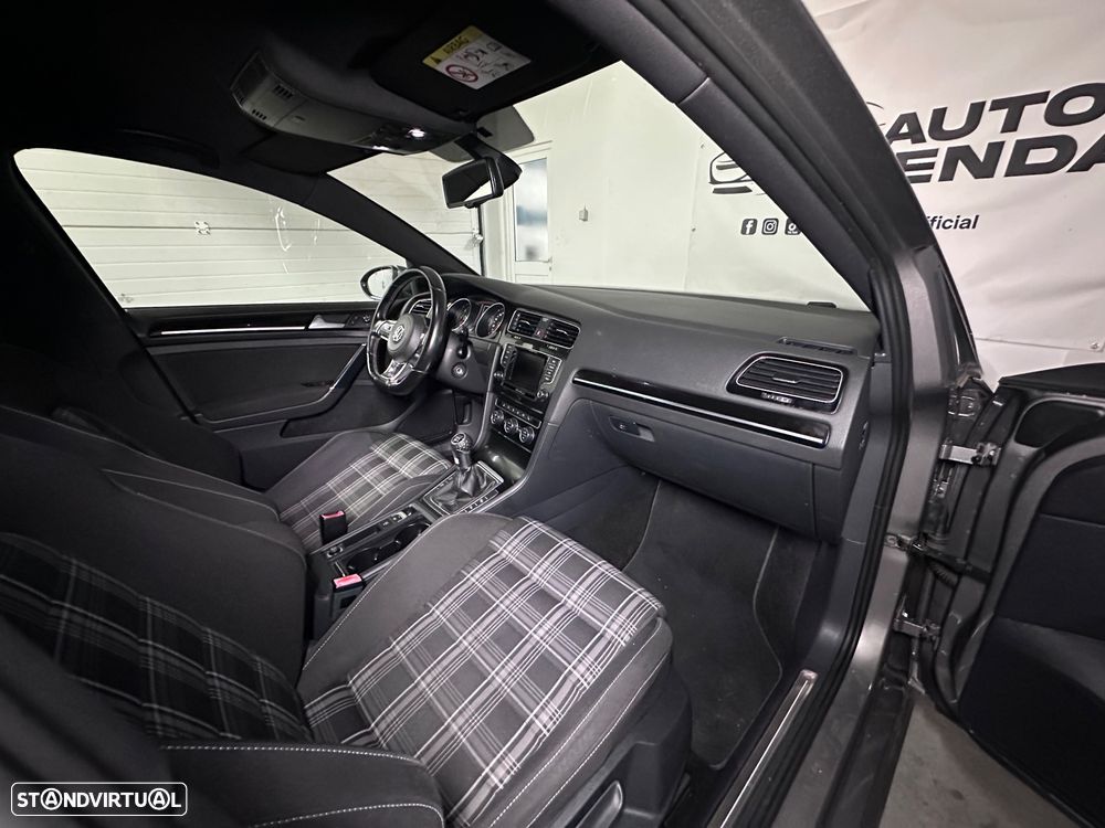 VW Golf GTD (BlueMotion ) - 11