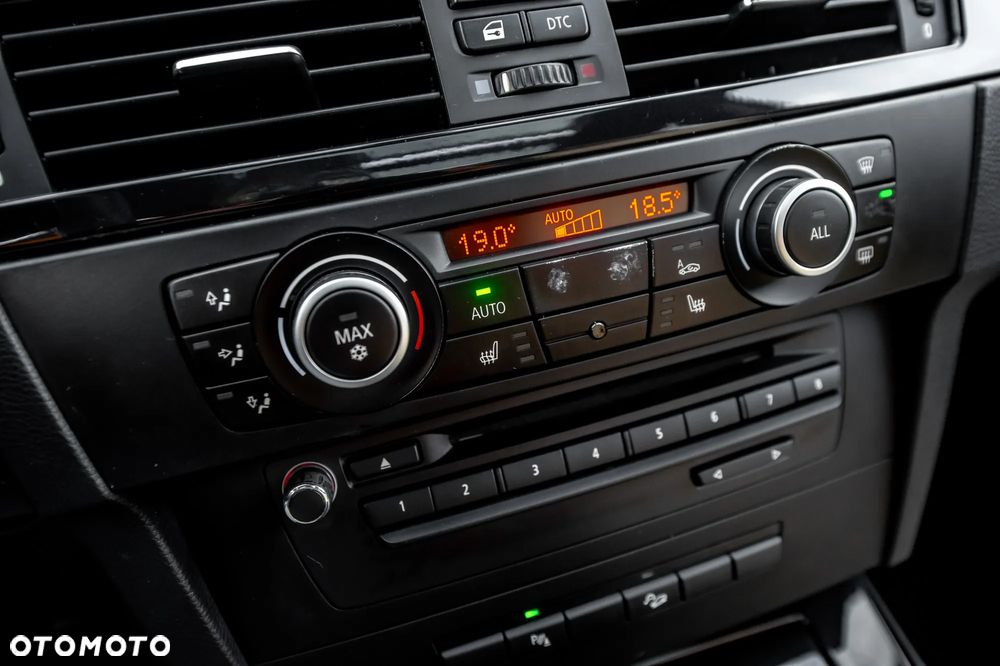 BMW Seria 3 330d xDrive DPF Touring Edition Exclusive - 34