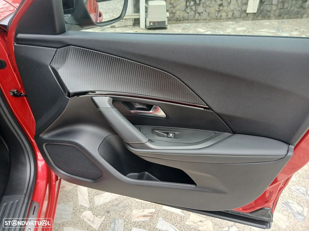 Peugeot e-2008 GT - 28
