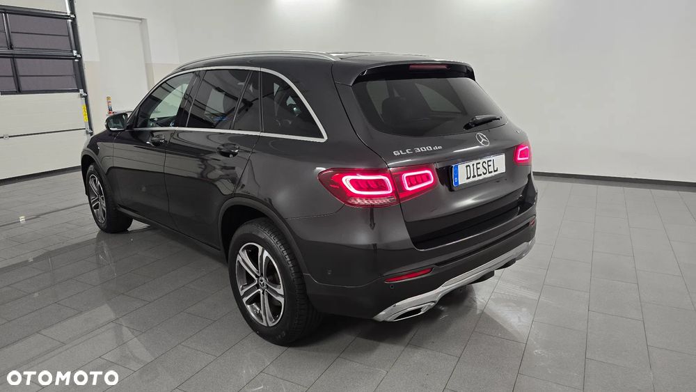 Mercedes-Benz GLC 300 de 4Matic 9G-TRONIC AMG Line Plus - 4