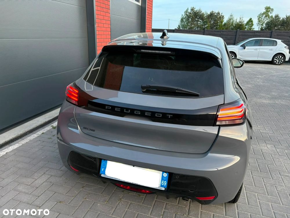 Peugeot 208 - 5