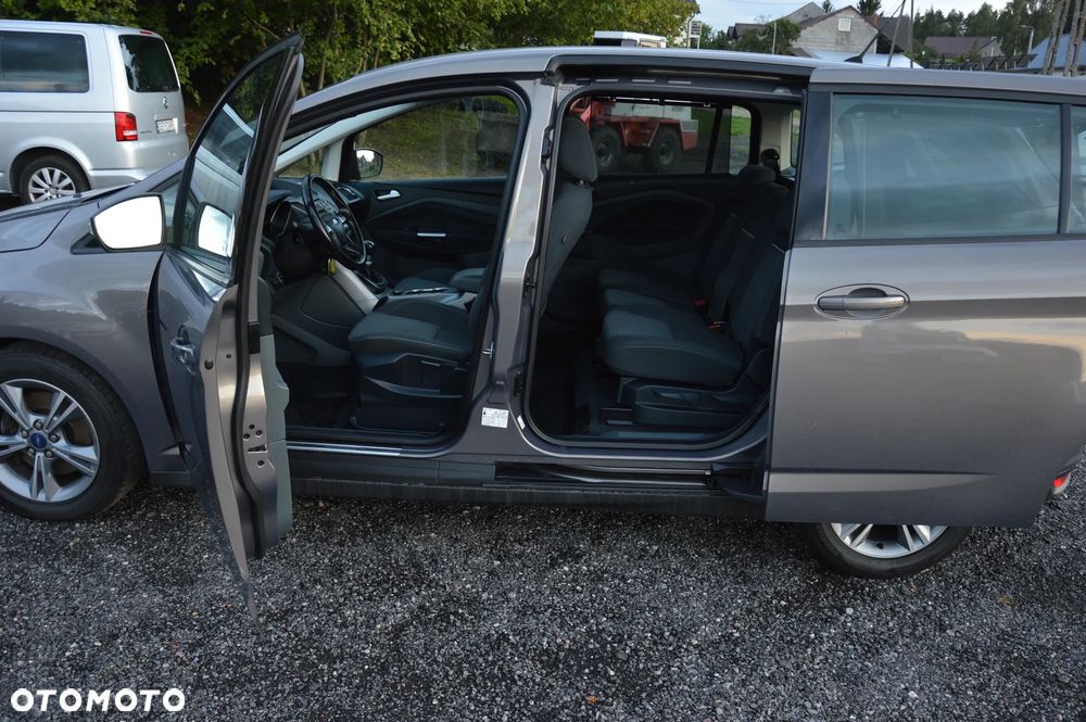 Ford Grand C-MAX - 19