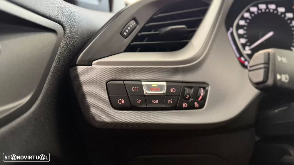 BMW 116 d Line Luxury - 28