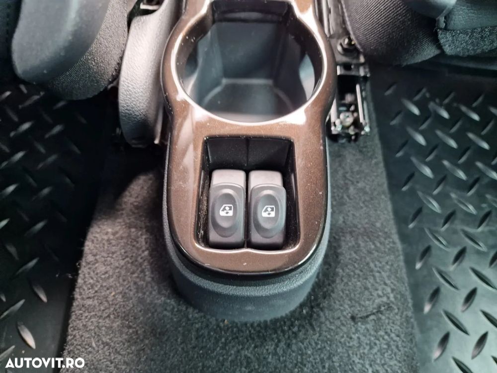 Dacia Duster 1.5 dCi 4x4 Prestige - 11