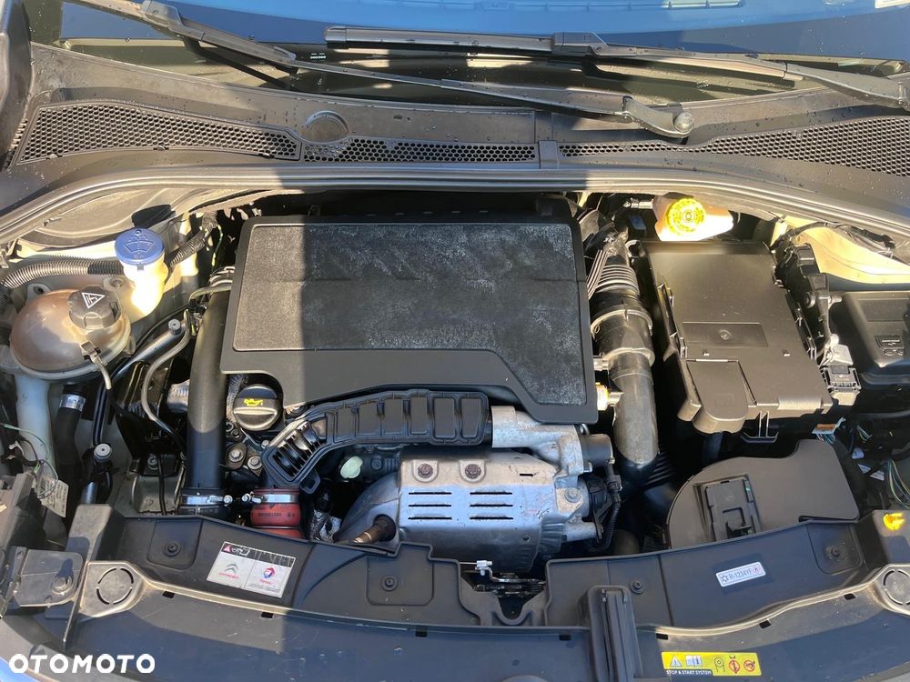 Citroën C3 1.2 PureTech Shine EAT6 - 12