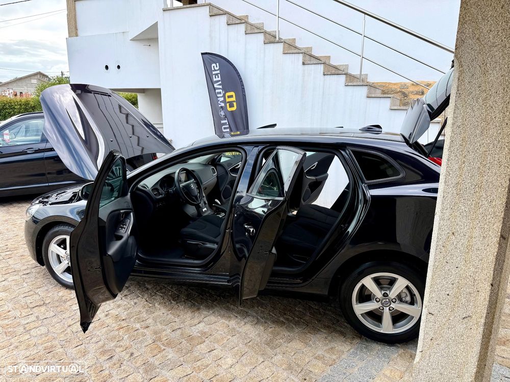 Volvo V40 D2 Kinetic - 32