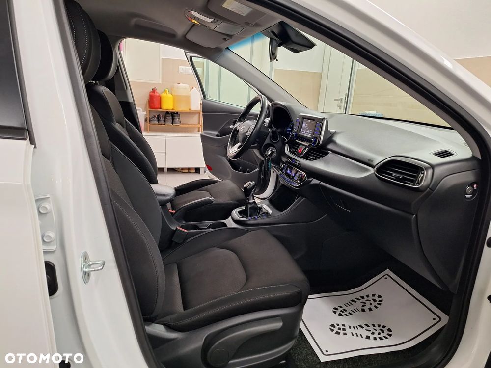 Hyundai i30 1.4 T-GDI Premiere Luxury - 28