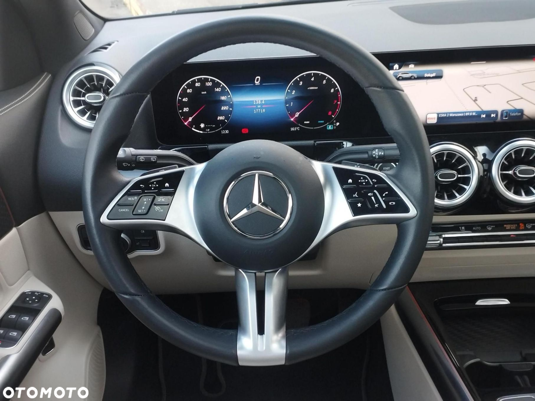 Mercedes-Benz GLA - 14