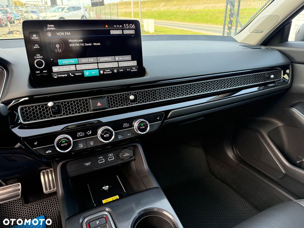 Honda Civic 2.0 i-MMD Advance BSI CVT - 32