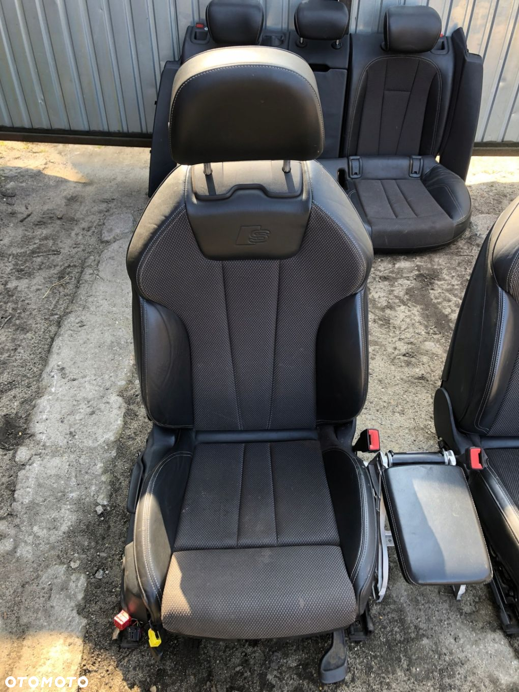 A4 B9 15-19 SEDAN S-LINE FOTELE SKÓRA MATERIAŁ BOCZKI PODŁOKIETNIK KPL - 2