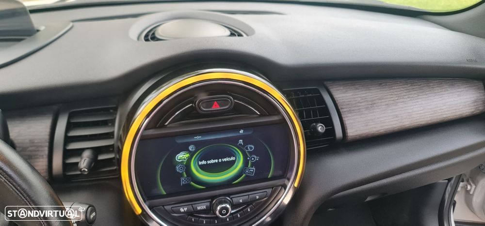 MINI 3 Portas Cooper D - 23