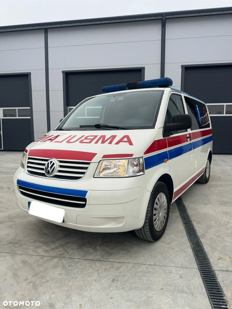 Volkswagen Transporter T5 Karetka Ambulans 2.5 TDI - 1