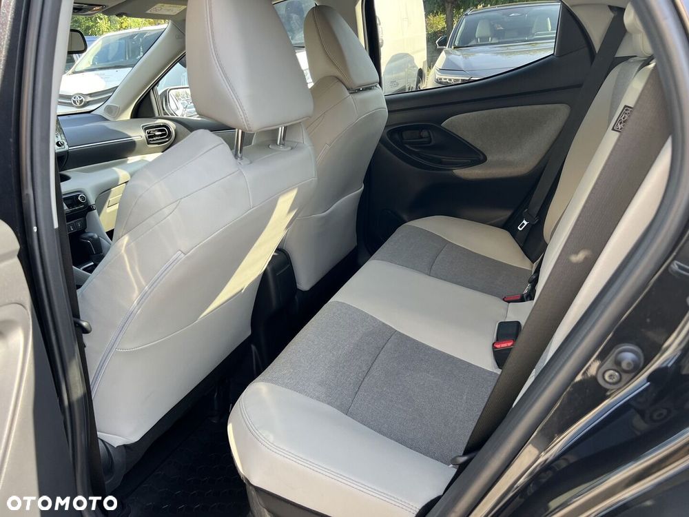 Toyota Yaris Hybrid 1.5 Selection Elegant - 24