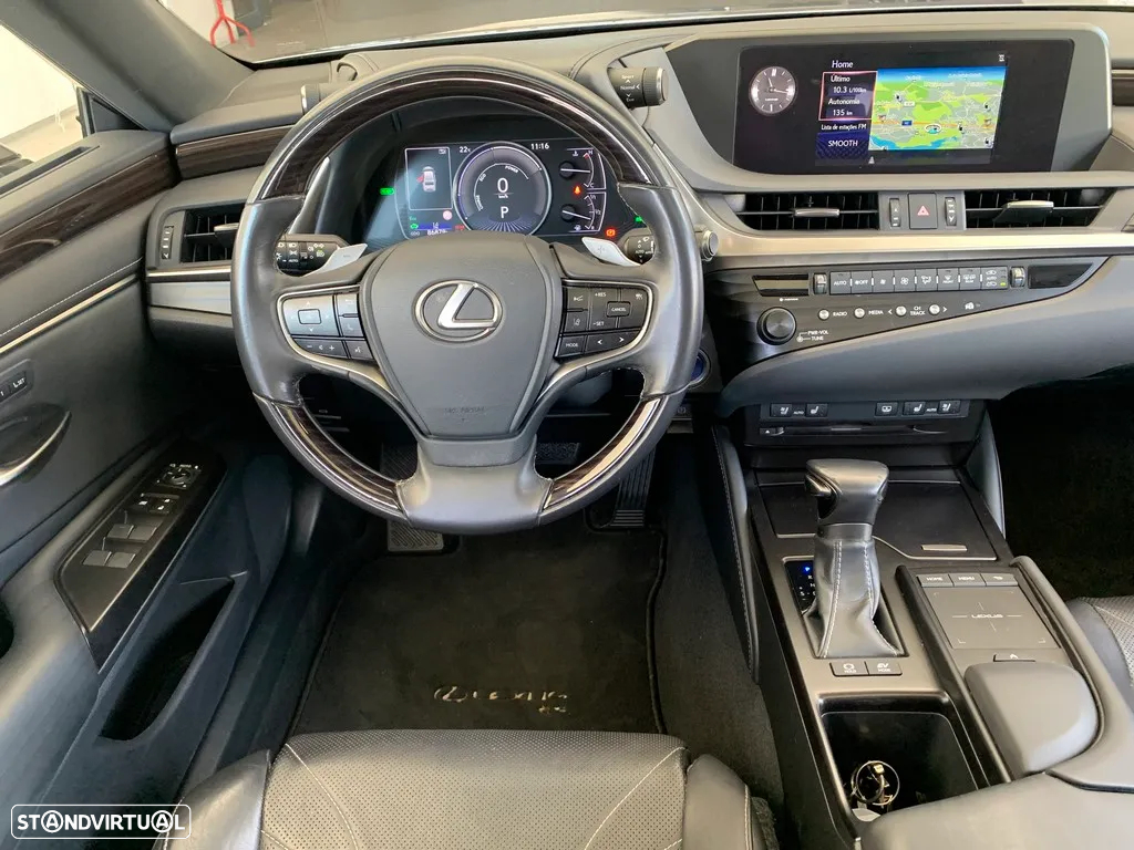 Lexus ES 300h Executive+ - 11
