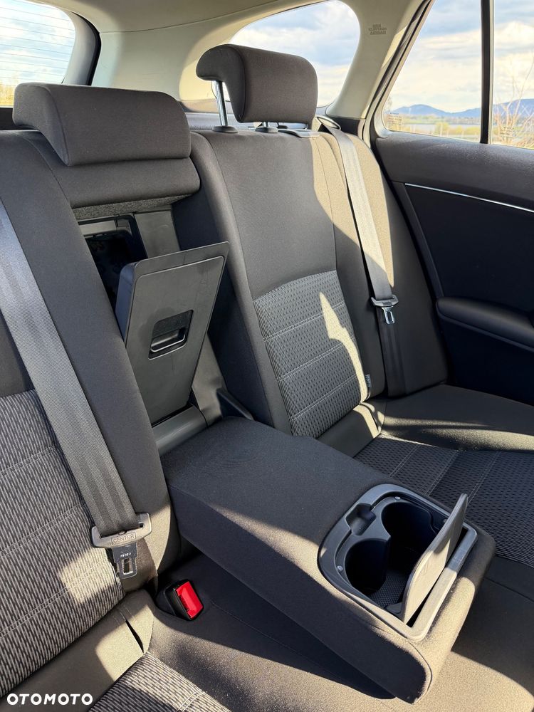 Toyota Avensis 1.8 Sol EU5 - 13