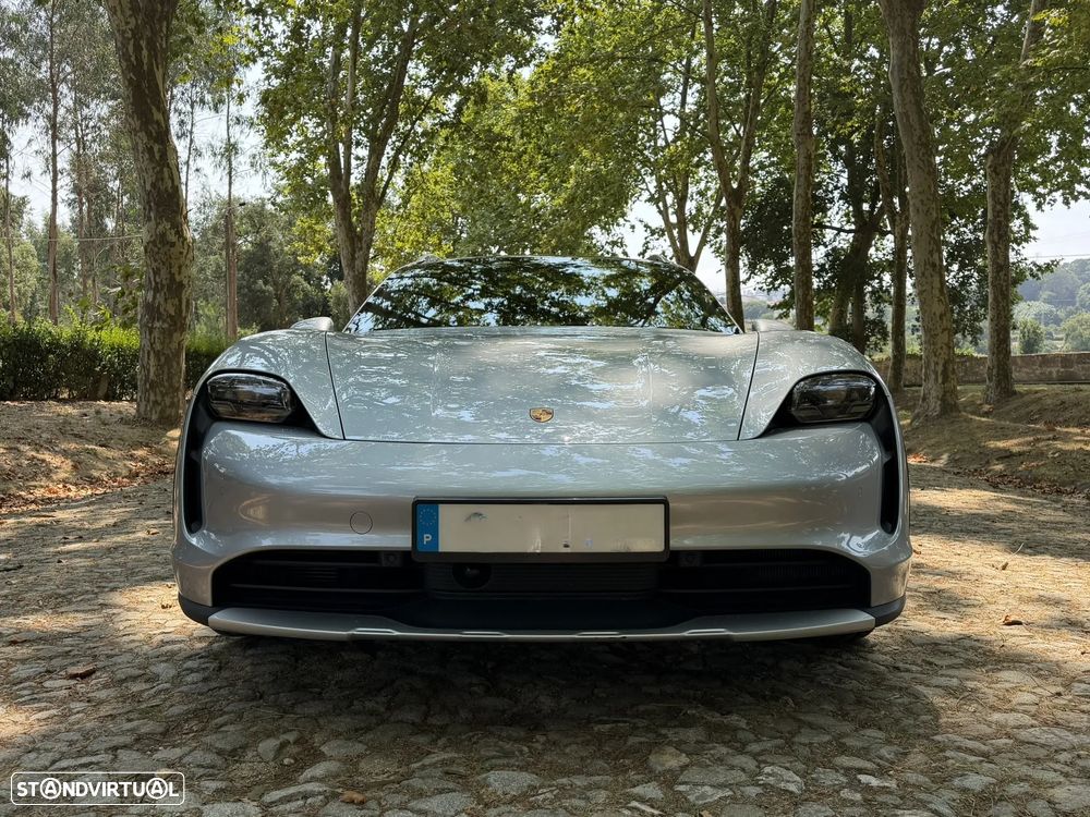 Porsche Taycan Cross Turismo 4 - 5