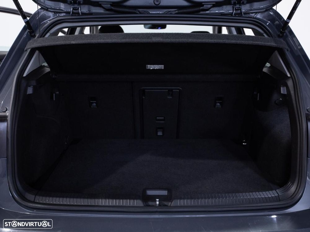 VW Golf 2.0 TDI Conceptline - 13