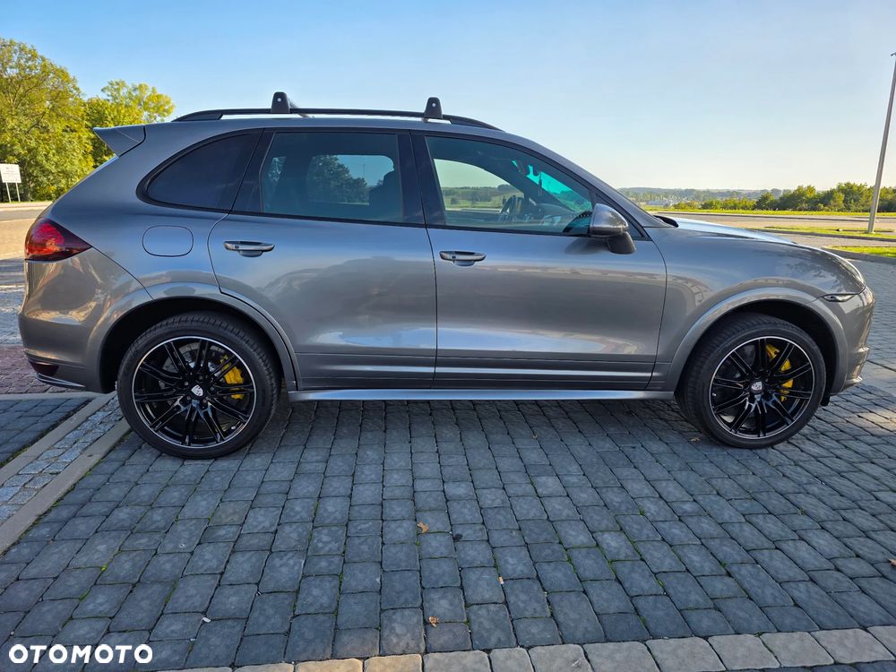 Porsche Cayenne - 8