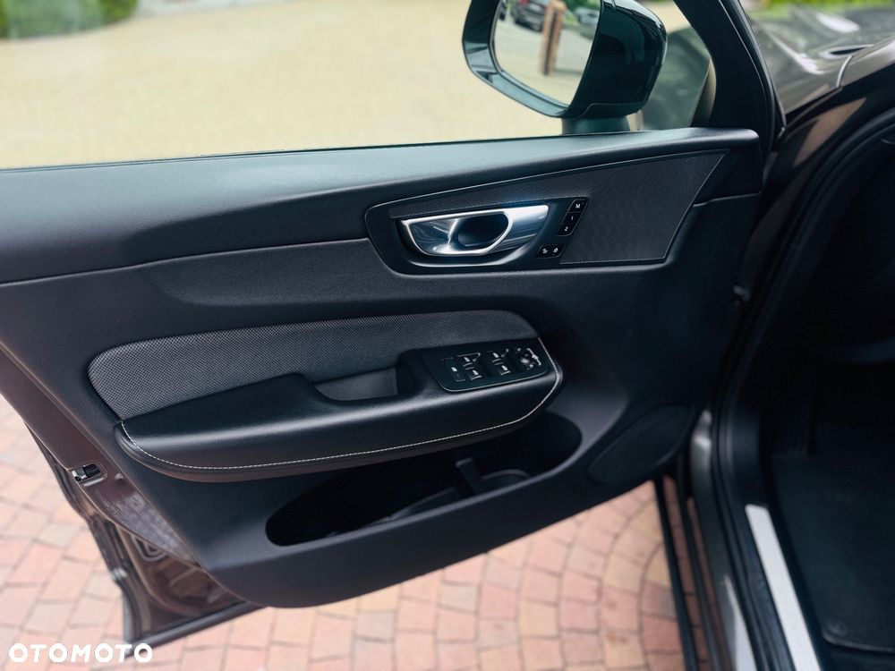 Volvo XC 60 B4 D AWD Geartronic RDesign - 18