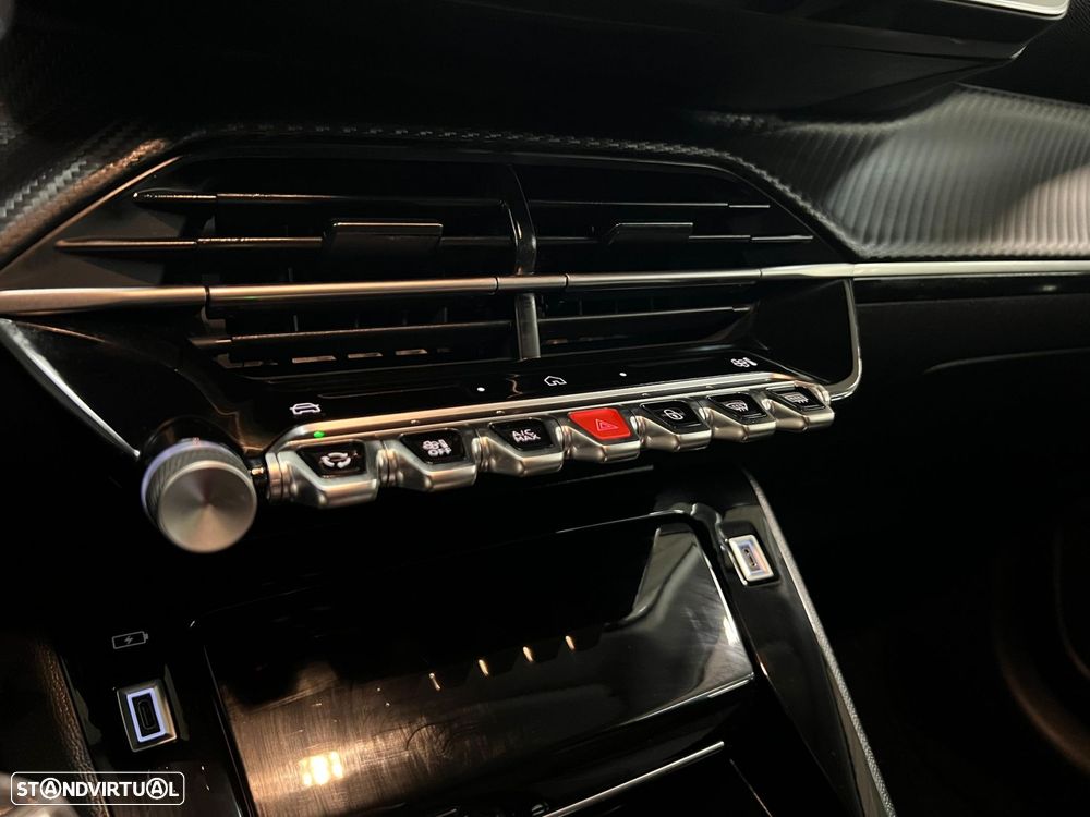 Peugeot 208 1.2 Hybrid Allure e-DCS6 - 19