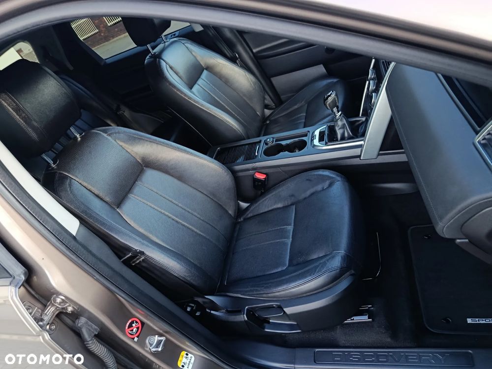 Land Rover Discovery Sport TD4 HSE Luxury - 28