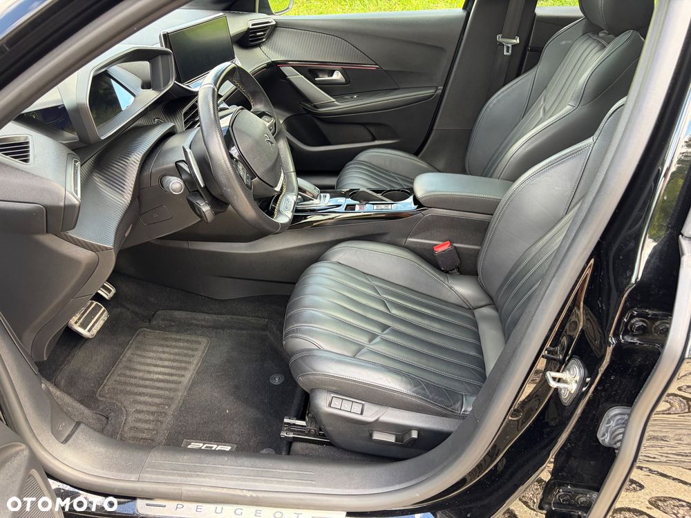 Peugeot 208 PureTech 100 EAT8 GT Pack - 31