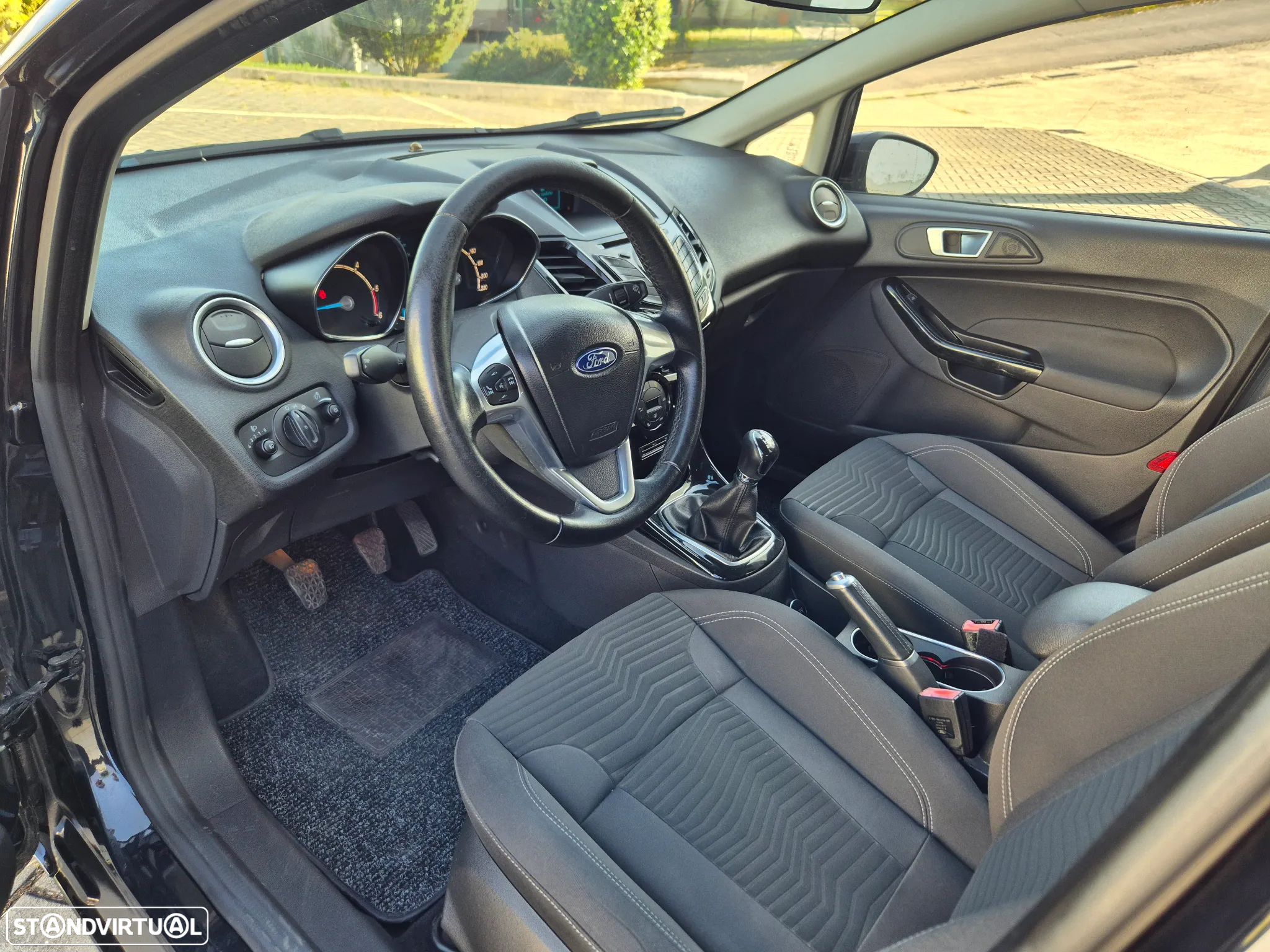 Ford Fiesta 1.5 TDCi Titanium - 9