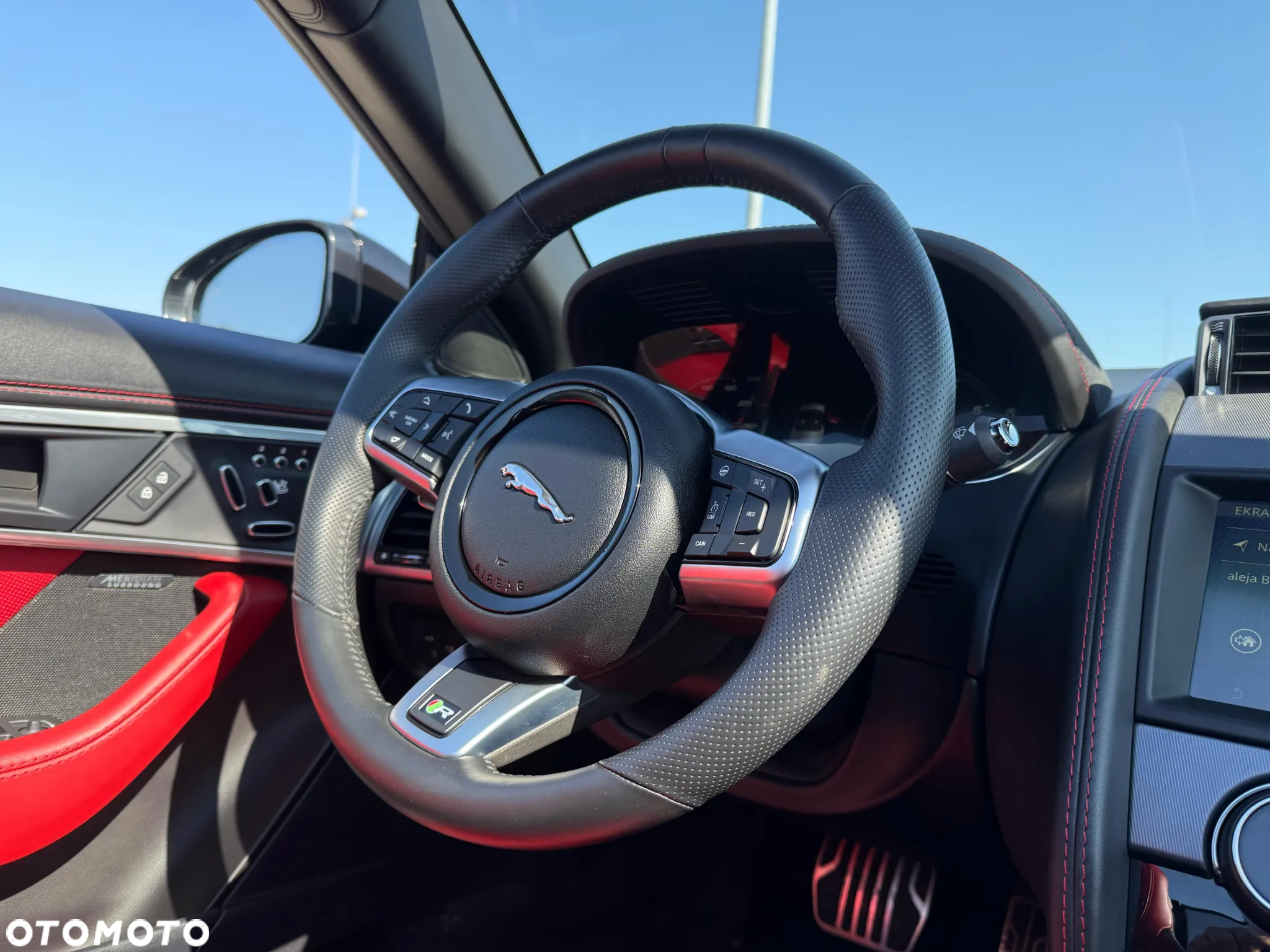 Jaguar F-Type Cabriolet P575 AWD R - 24