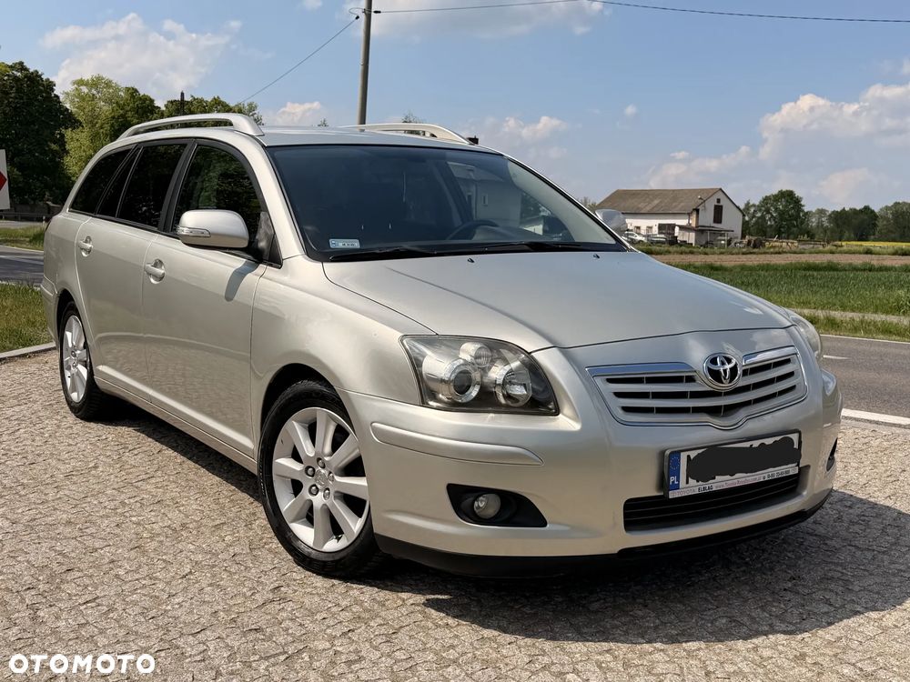 Toyota Avensis 1.8 VVT-i Luna - 1