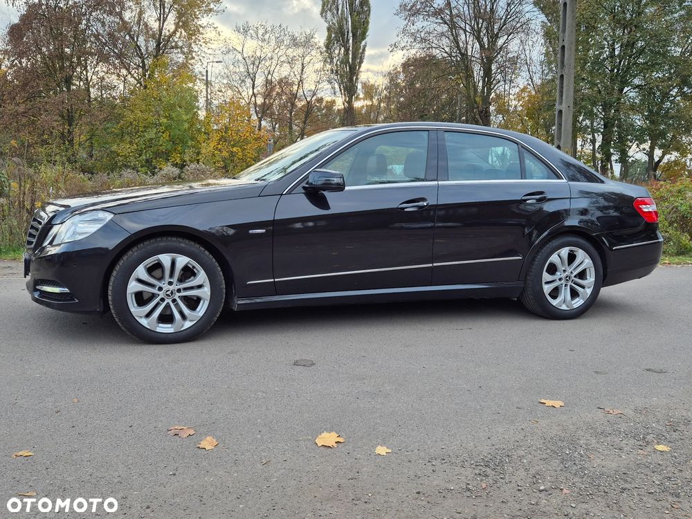 Mercedes-Benz Klasa E 200 CDI DPF BlueEFFICIENCY 7G-TRONIC Avantgarde - 31