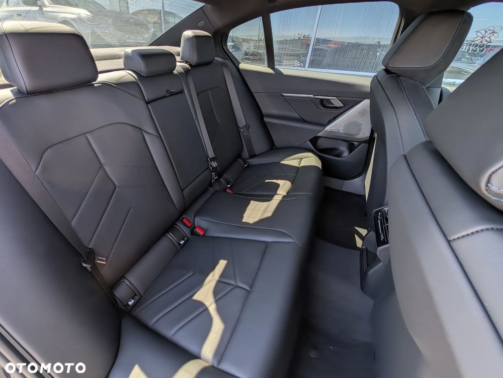 BMW Seria 5 520i mHEV - 18