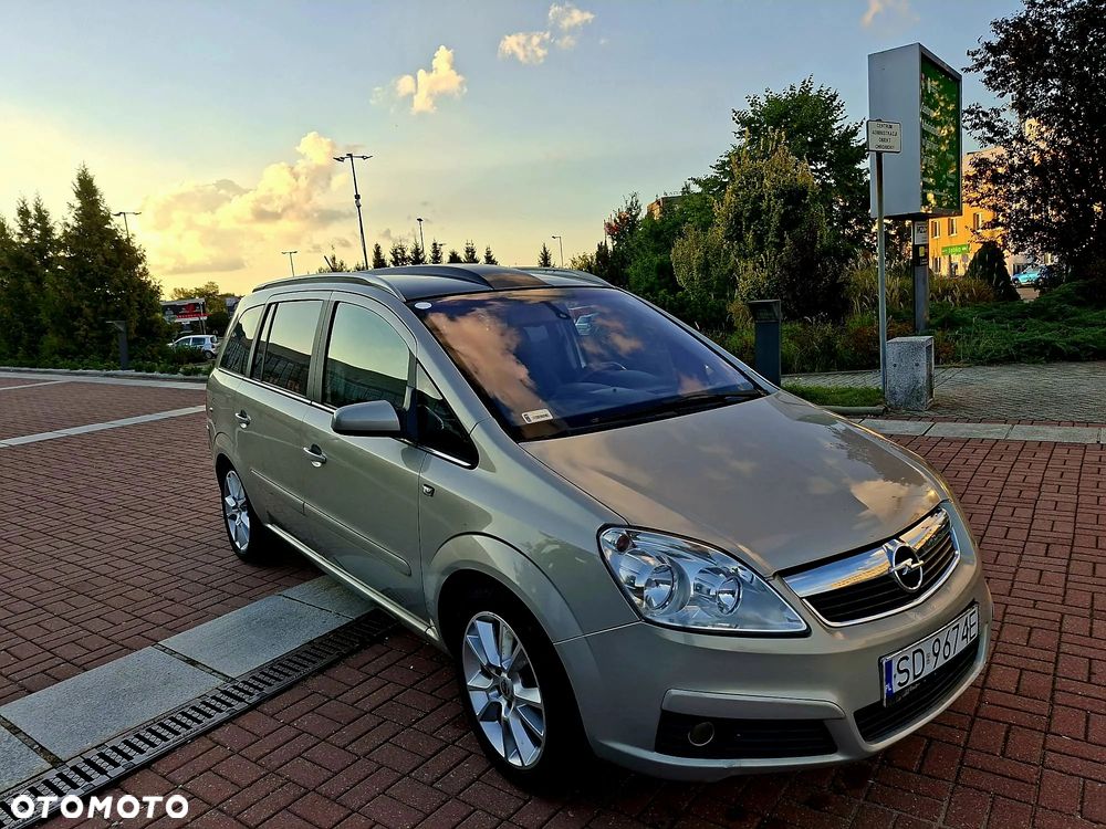 Opel Zafira 1.8 Cosmo - 3
