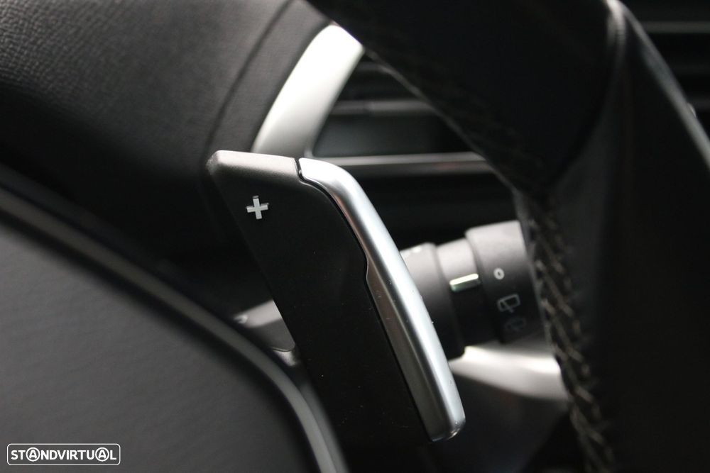 Peugeot 3008 1.2 PureTech Allure Pack EAT8 - 31