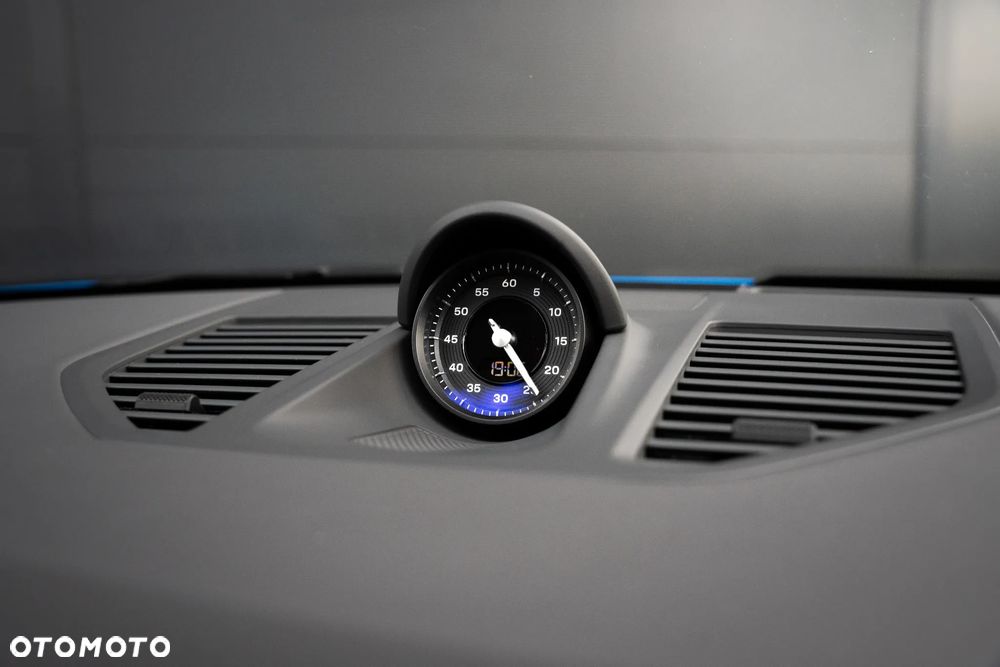 Porsche 911 Carrera 4S - 20