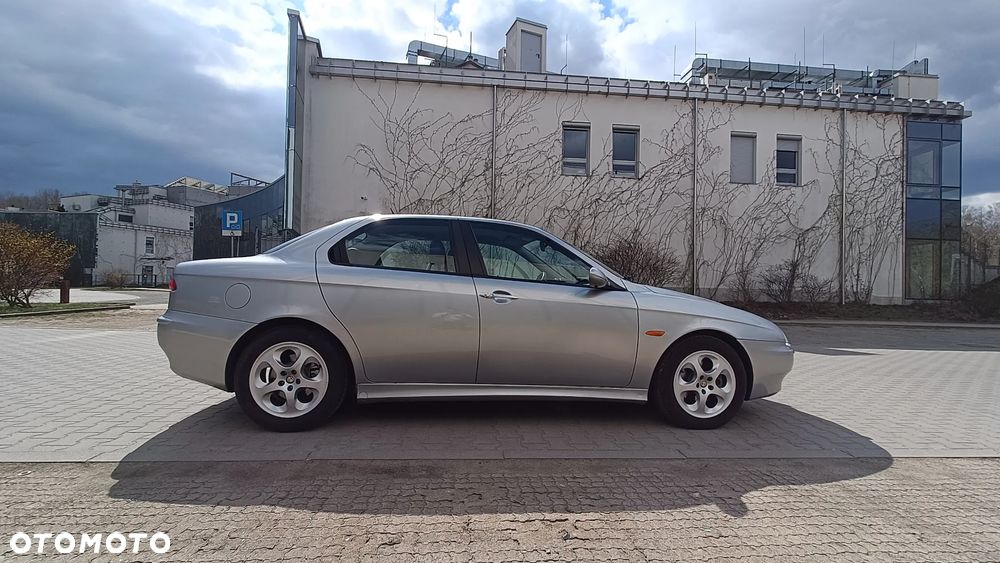 Alfa Romeo 156 2.5 V6 24V Distinctive - 25