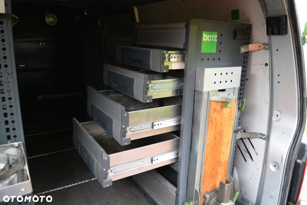 Volkswagen Transporter - 22