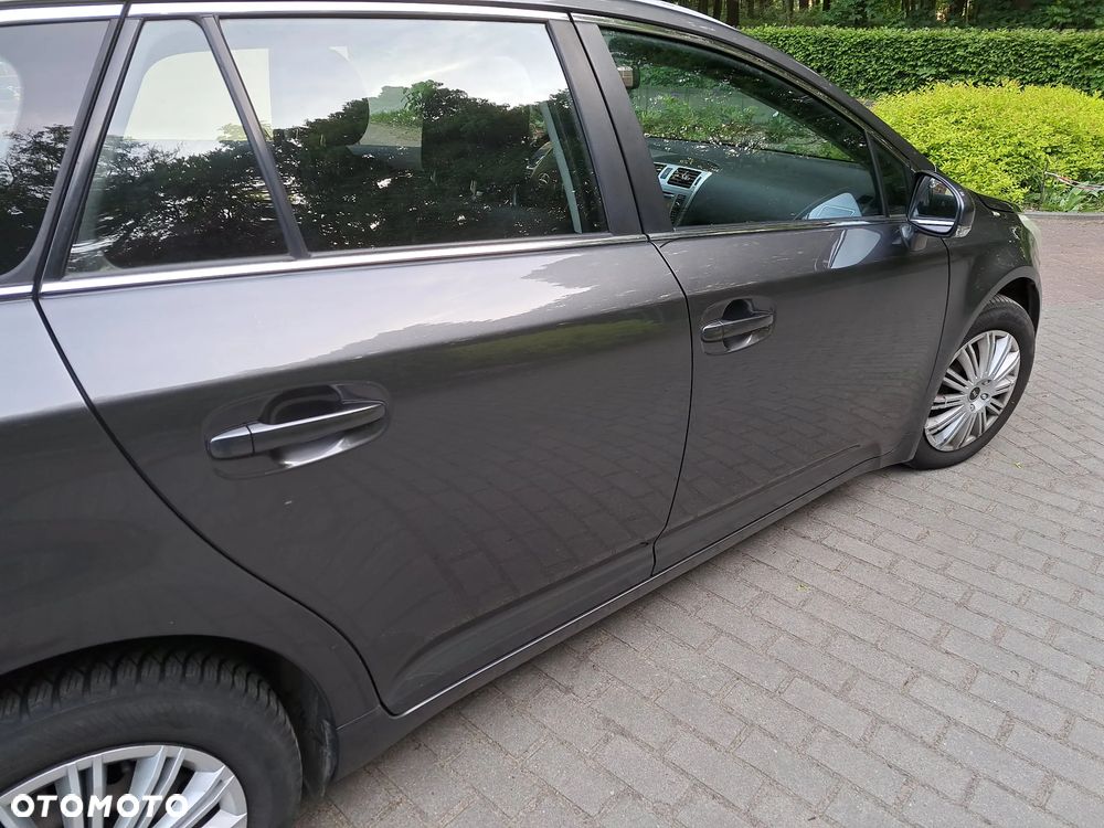 Toyota Avensis 2.0 D-4D Active - 2