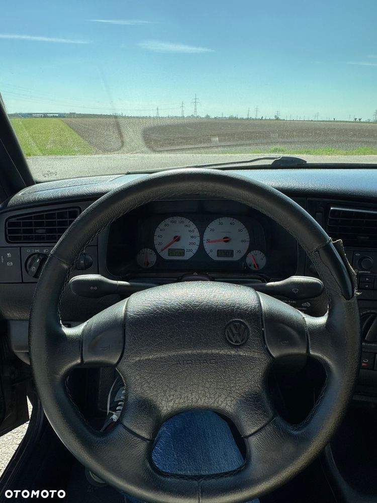 Volkswagen Golf - 30