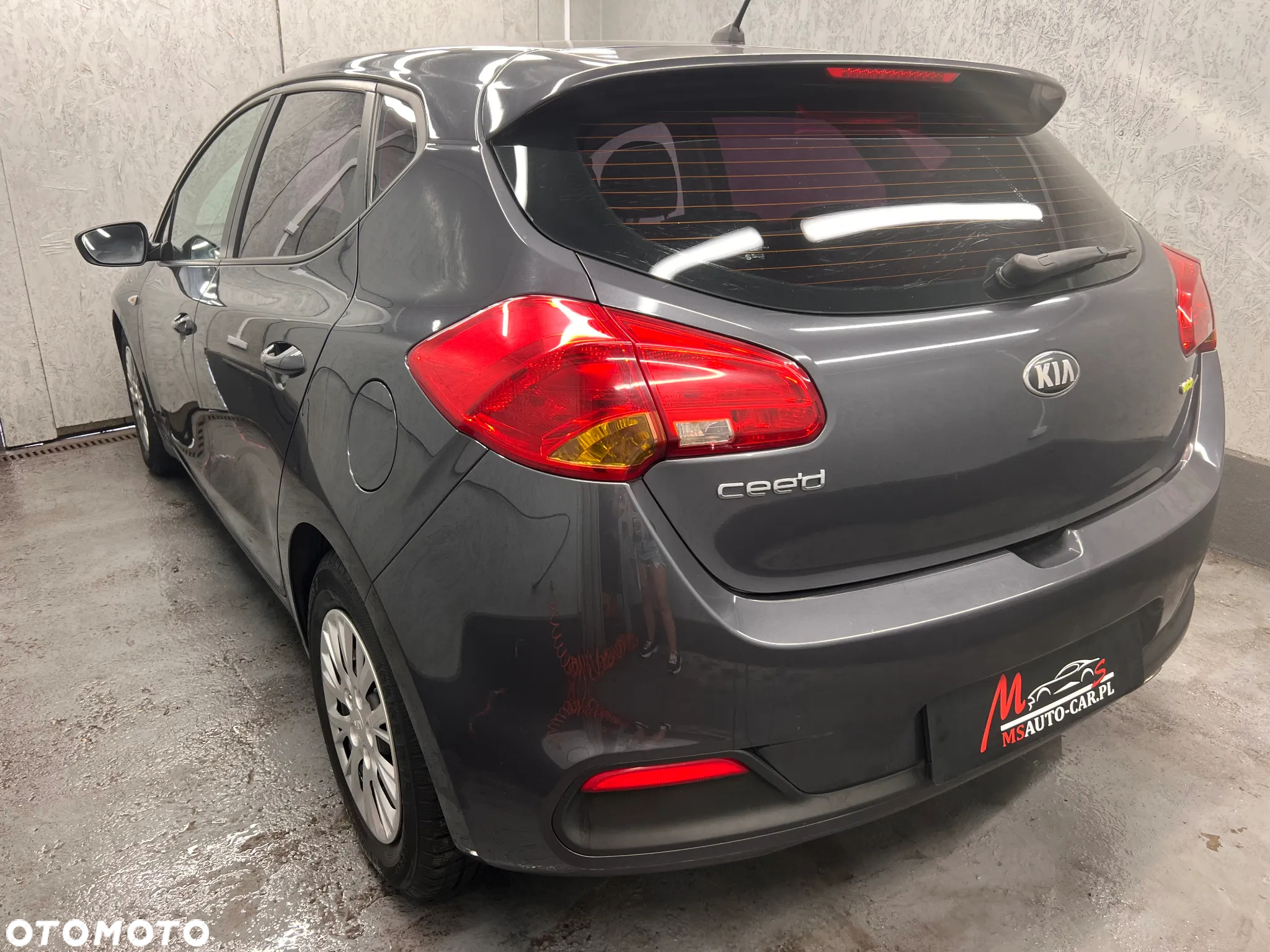 Kia Ceed - 8