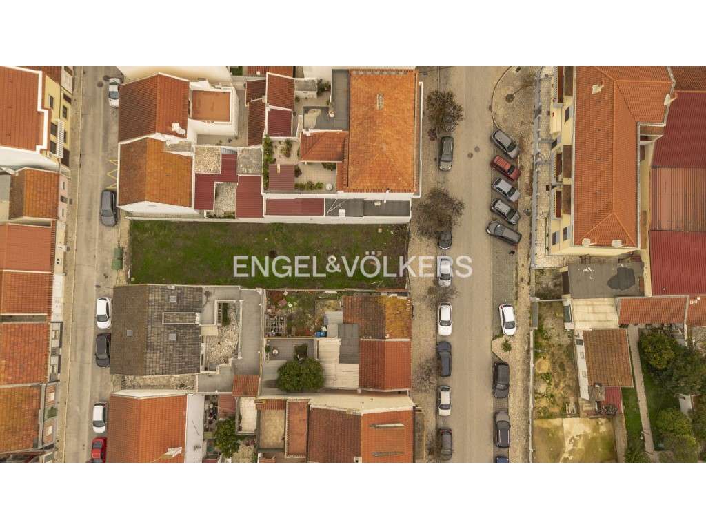 Terreno com 2 lotes e projecto habitacional aprovado - Grande imagem: 3/27