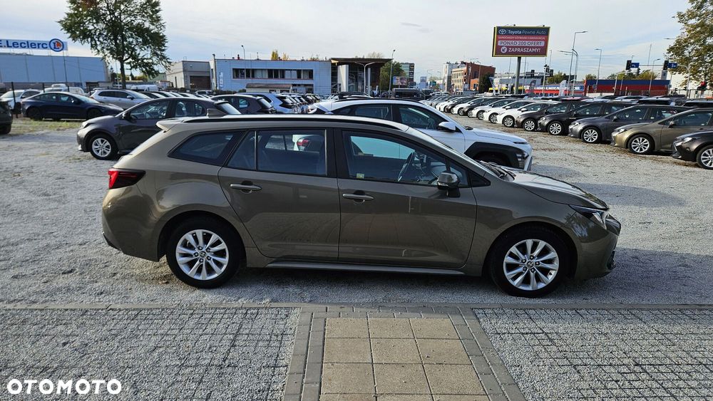 Toyota Corolla 1.8 Hybrid Comfort - 17