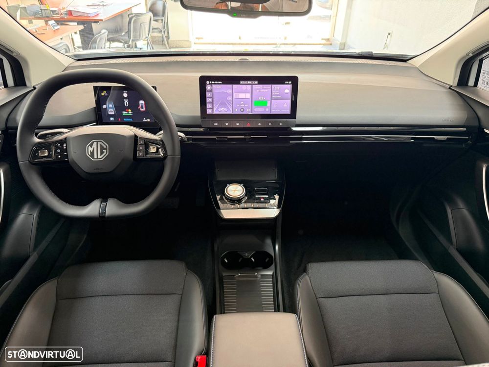 MG MG4 64 kWh Luxury - 14