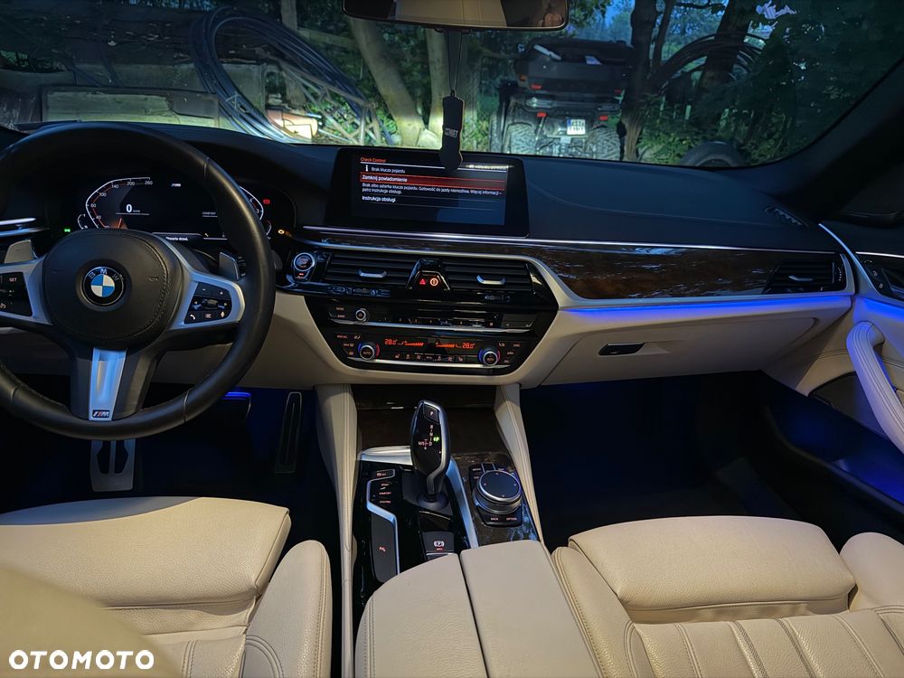 BMW Seria 5 540i Sport Line - 24