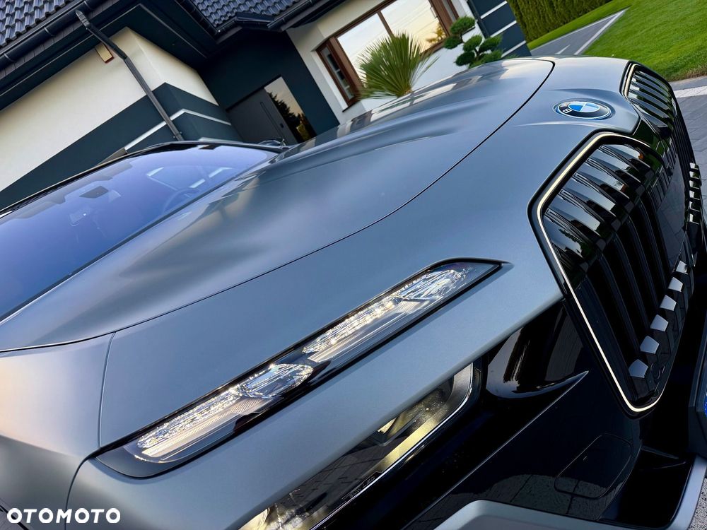 BMW Seria 7 M760e PHEV xDrive Individual Edition sport - 36