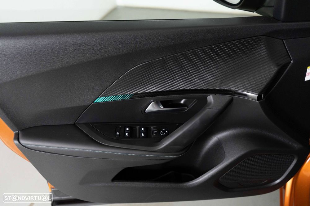 Peugeot 2008 1.2 PureTech Allure Pack - 19