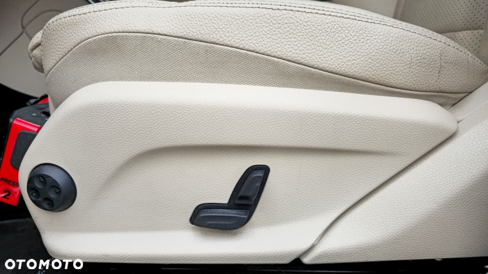 Mercedes-Benz GLC 200 d 4Matic 9G-TRONIC AMG Line - 11