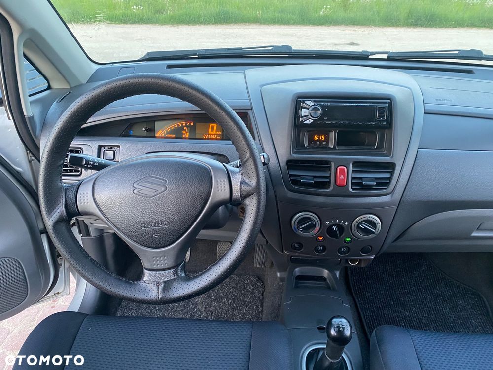 Suzuki Liana Kombi 1.6 4WD Comfort - 22
