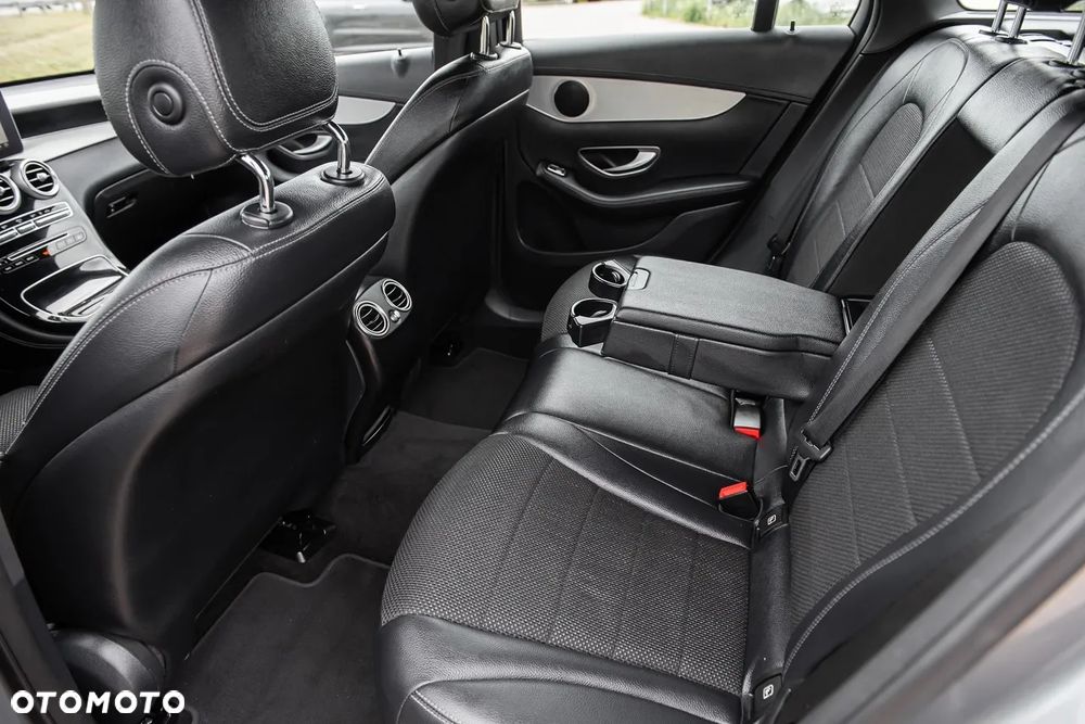 Mercedes-Benz GLC 350 e 4Matic 7G-TRONIC - 29
