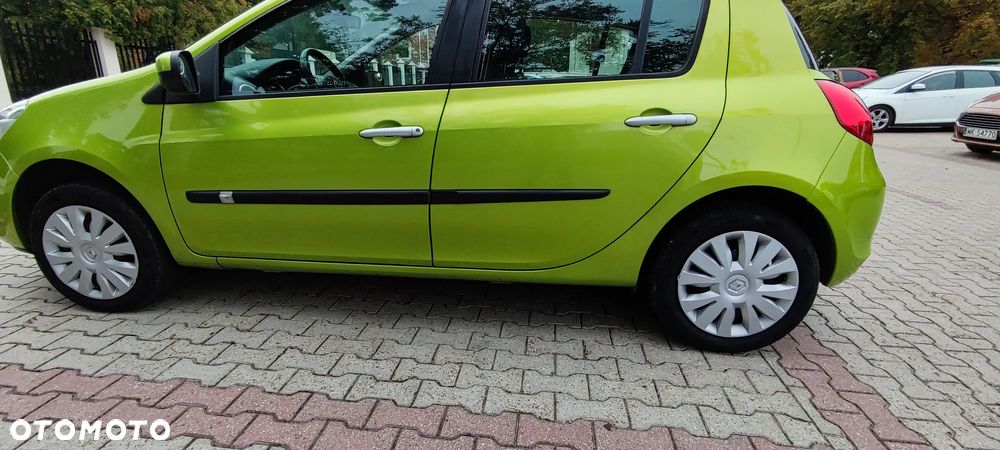 Renault Clio 1.2 16V Authentique - 9