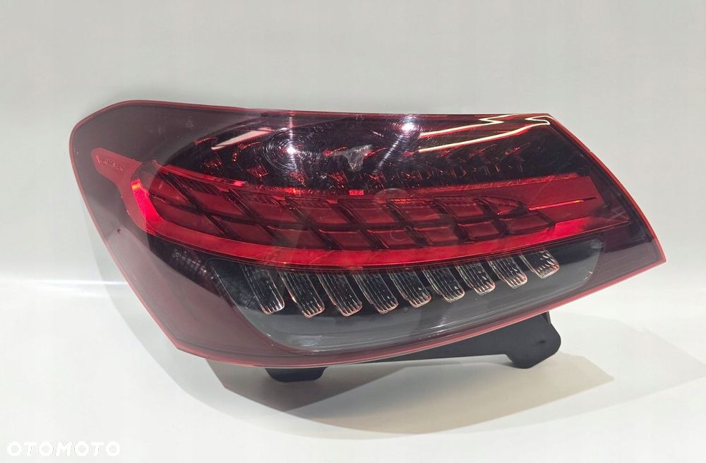 lampa tył lewy lewa led mercedes w213 21r sedan lift a2139065109 - 1